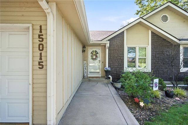 15015 Broadmoor Street, Overland Park, KS 66223