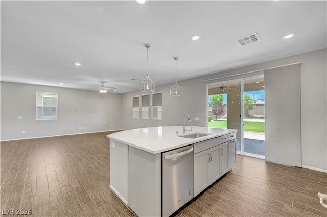 1516 Deep Valley Avenue, North Las Vegas, NV 89084