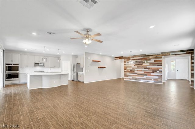 1516 Deep Valley Avenue, North Las Vegas, NV 89084