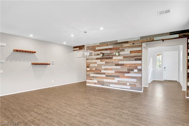 1516 Deep Valley Avenue, North Las Vegas, NV 89084