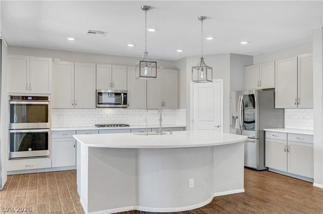 1516 Deep Valley Avenue, North Las Vegas, NV 89084