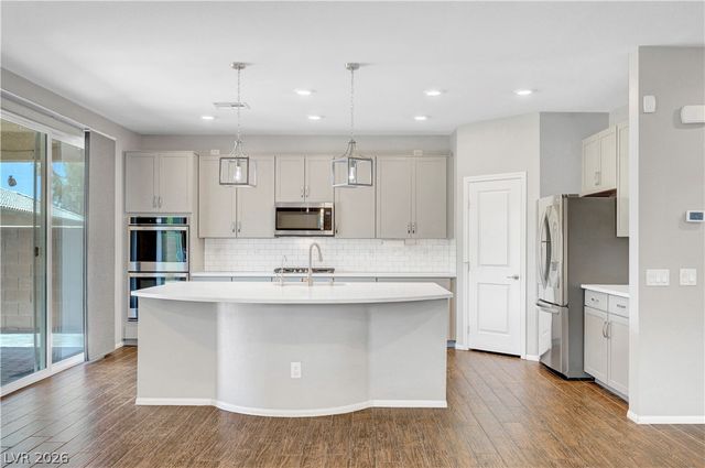 1516 Deep Valley Avenue, North Las Vegas, NV 89084