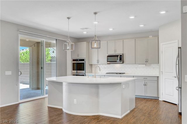 1516 Deep Valley Avenue, North Las Vegas, NV 89084