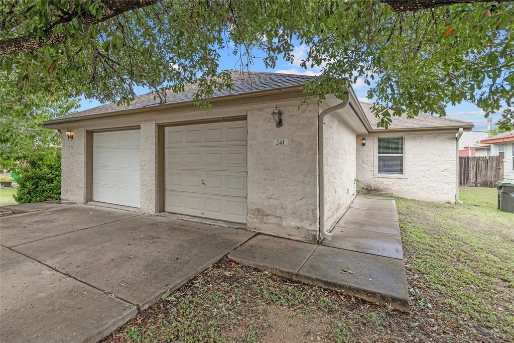 241 Marvin CV, Hutto, TX 78634