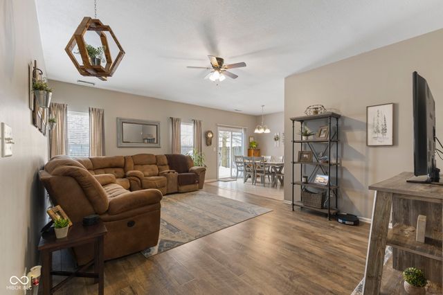 5349 Wood Hollow Drive, Indianapolis, IN 46239