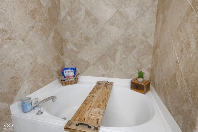 5349 Wood Hollow Drive, Indianapolis, IN 46239