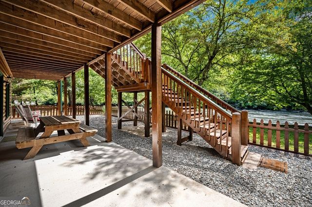 221 Muller Lane, Ellijay, GA 30540