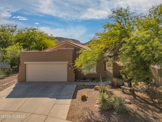 9271 N Crystal Moon Court, Tucson, AZ 85743