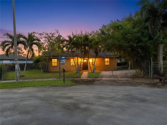 1664 SW 2nd Court, Homestead, FL 33030