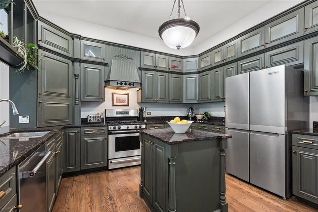 724 S Batavia Avenue, Geneva, IL 60134