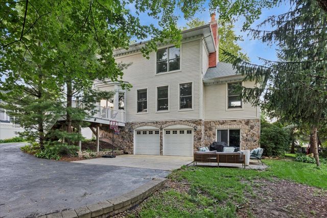 724 S Batavia Avenue, Geneva, IL 60134