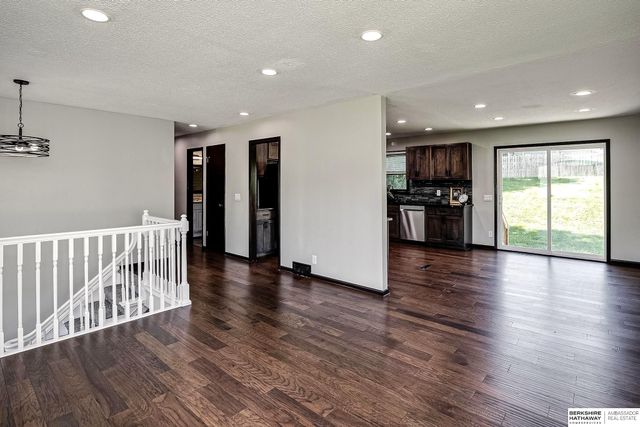 12111 Miami Street, Omaha, NE 68164