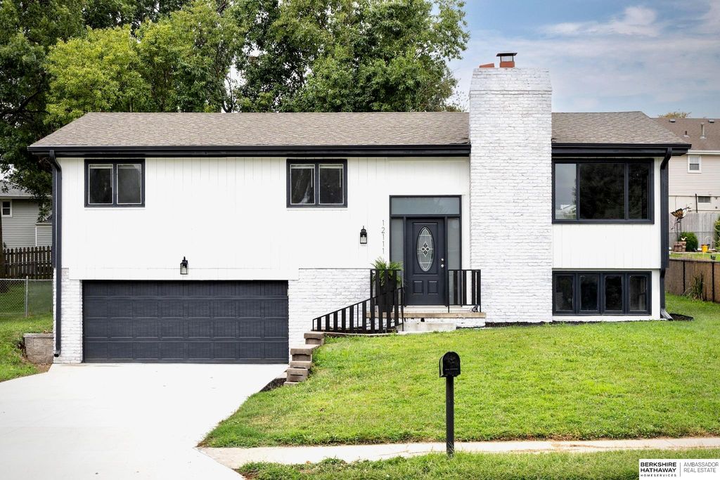 12111 Miami Street, Omaha, NE 68164