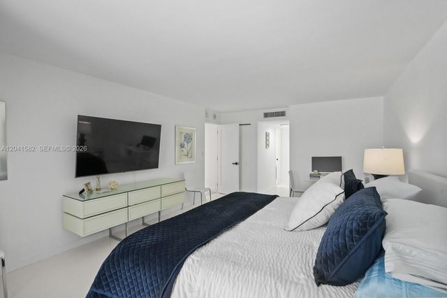 6423 Collins Avenue 203, Miami Beach, FL 33141