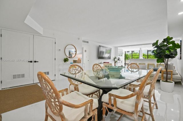 6423 Collins Avenue 203, Miami Beach, FL 33141