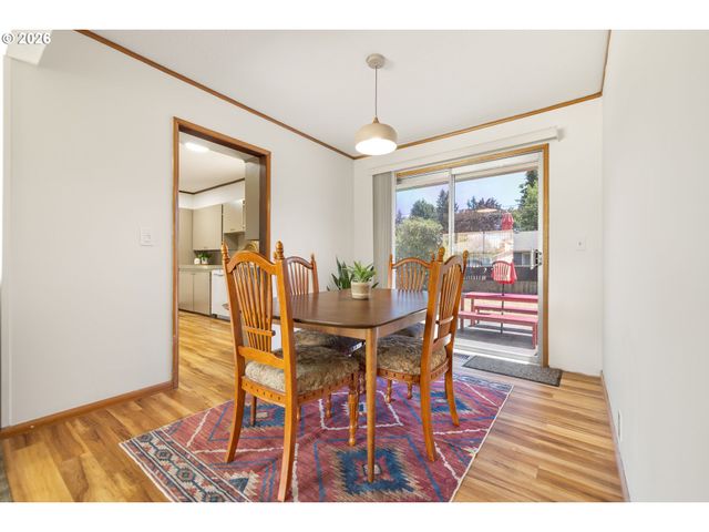 12652 Ne HALSEY St, Portland, OR 97230