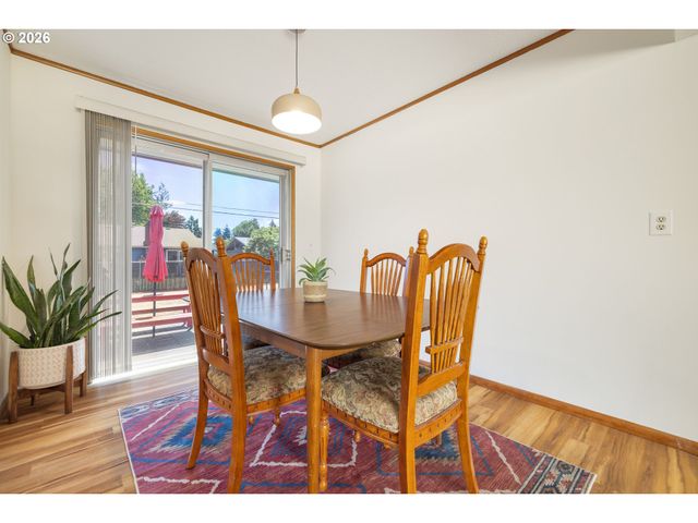 12652 Ne HALSEY St, Portland, OR 97230