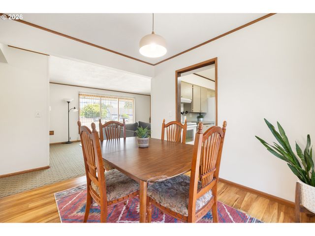 12652 Ne HALSEY St, Portland, OR 97230