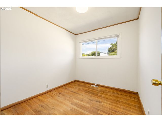 12652 Ne HALSEY St, Portland, OR 97230