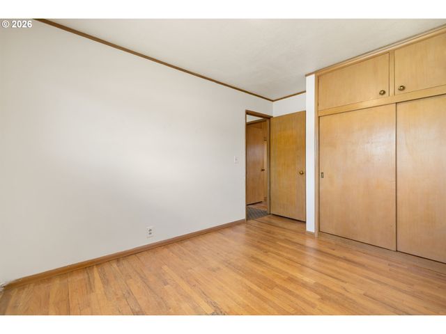 12652 Ne HALSEY St, Portland, OR 97230