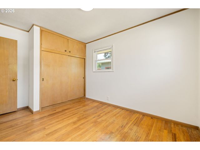 12652 Ne HALSEY St, Portland, OR 97230