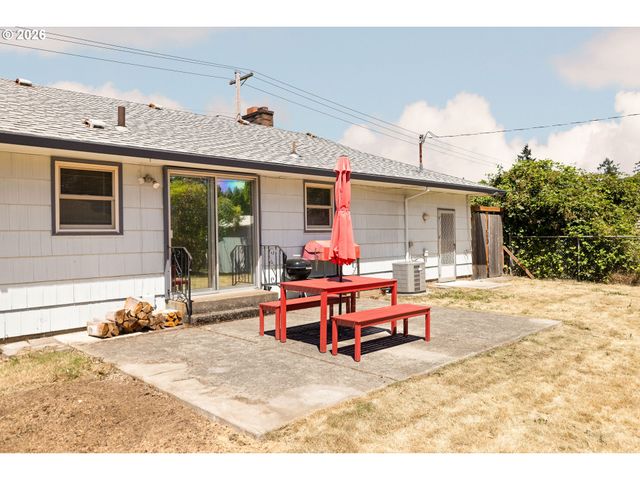 12652 Ne HALSEY St, Portland, OR 97230