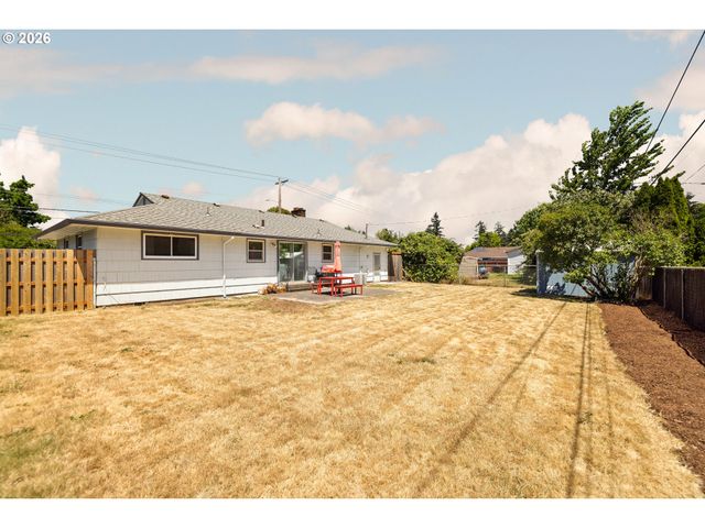12652 Ne HALSEY St, Portland, OR 97230
