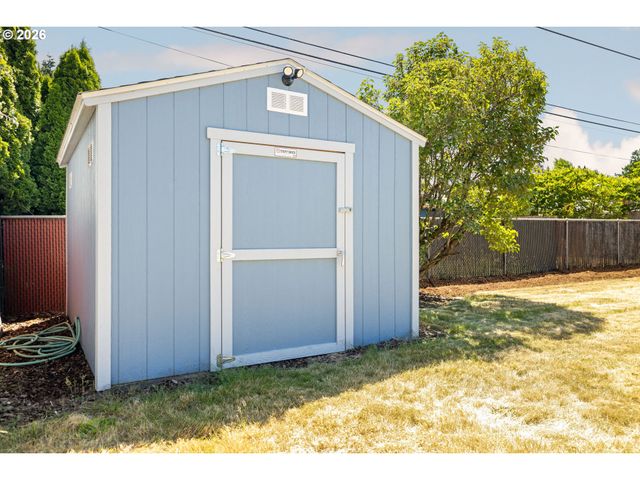 12652 Ne HALSEY St, Portland, OR 97230