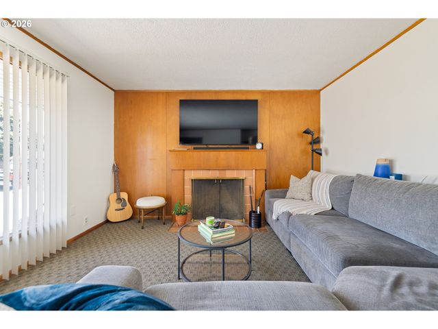 12652 Ne HALSEY St, Portland, OR 97230