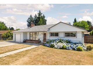 12652 Ne HALSEY St, Portland, OR 97230