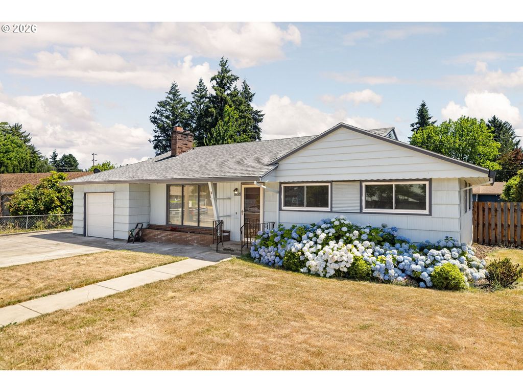 12652 Ne HALSEY St, Portland, OR 97230