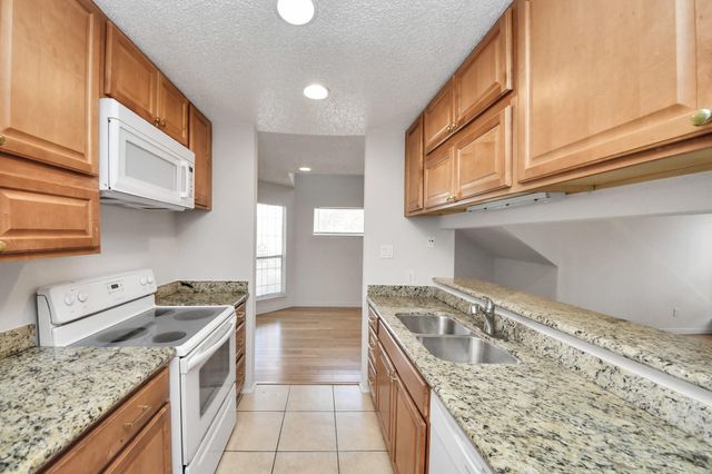 6601 Sands Point Drive 54, Houston, TX 77074