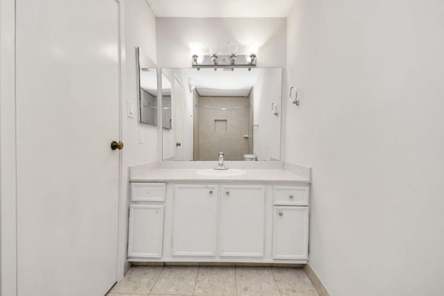 6601 Sands Point Drive 54, Houston, TX 77074