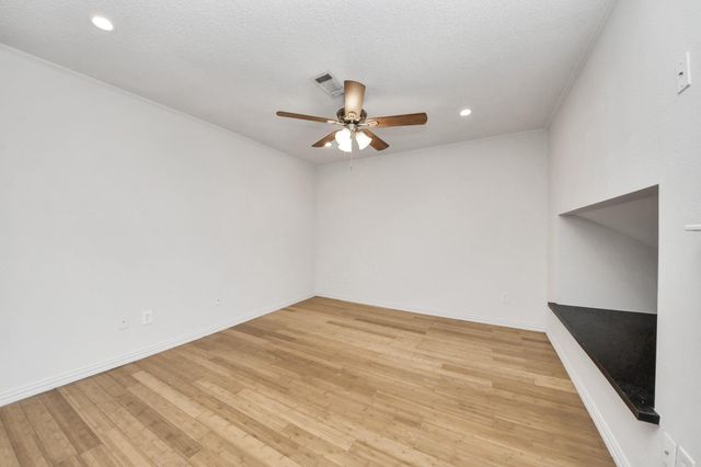 6601 Sands Point Drive 54, Houston, TX 77074