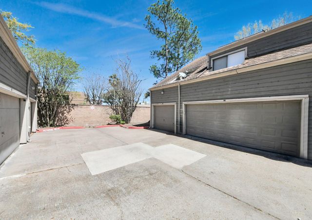 6601 Sands Point Drive 54, Houston, TX 77074