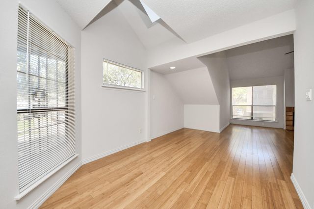 6601 Sands Point Drive 54, Houston, TX 77074