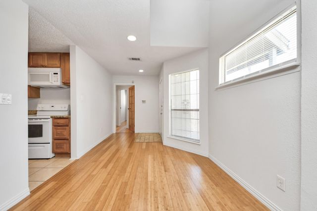 6601 Sands Point Drive 54, Houston, TX 77074