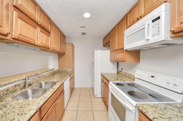 6601 Sands Point Drive 54, Houston, TX 77074