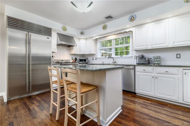 49 Spring Hill Lane North, Stamford, CT 06903