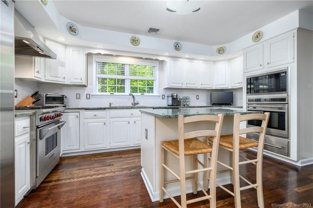 49 Spring Hill Lane North, Stamford, CT 06903