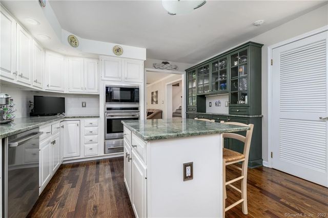 49 Spring Hill Lane North, Stamford, CT 06903