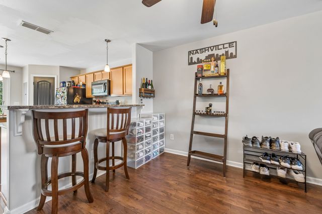 112 Cobblestone Place Dr, Goodlettsville, TN 37072