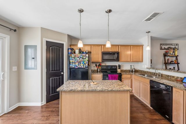 112 Cobblestone Place Dr, Goodlettsville, TN 37072