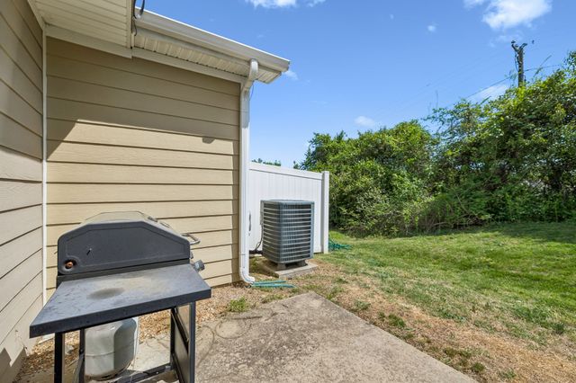 112 Cobblestone Place Dr, Goodlettsville, TN 37072