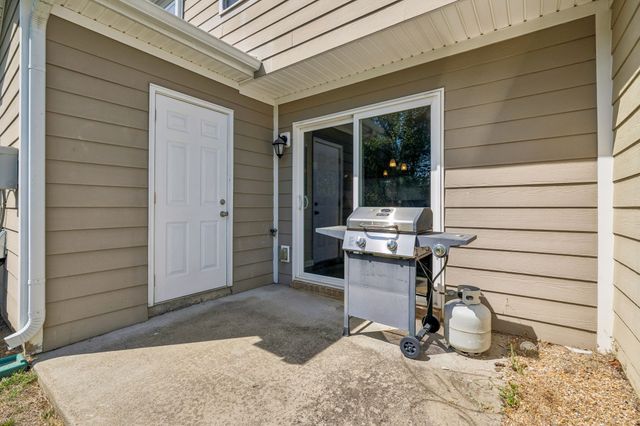 112 Cobblestone Place Dr, Goodlettsville, TN 37072