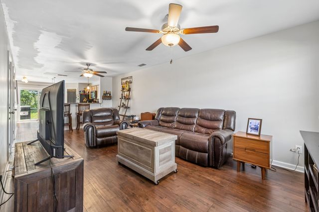 112 Cobblestone Place Dr, Goodlettsville, TN 37072