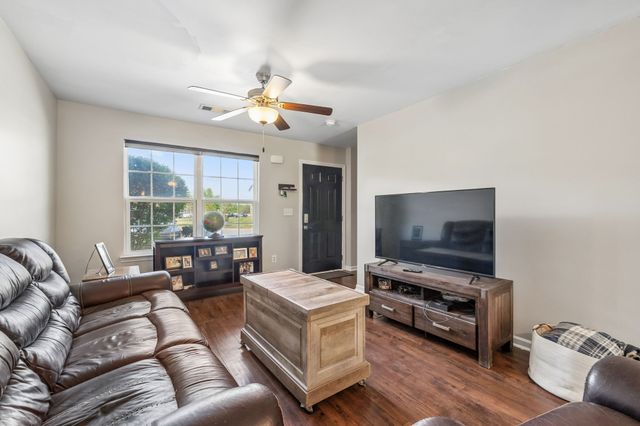 112 Cobblestone Place Dr, Goodlettsville, TN 37072