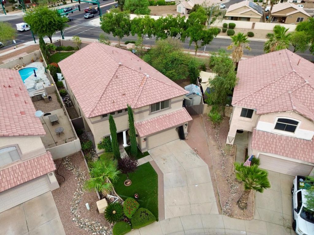 24833 N 37th Lane, Glendale, AZ 85310