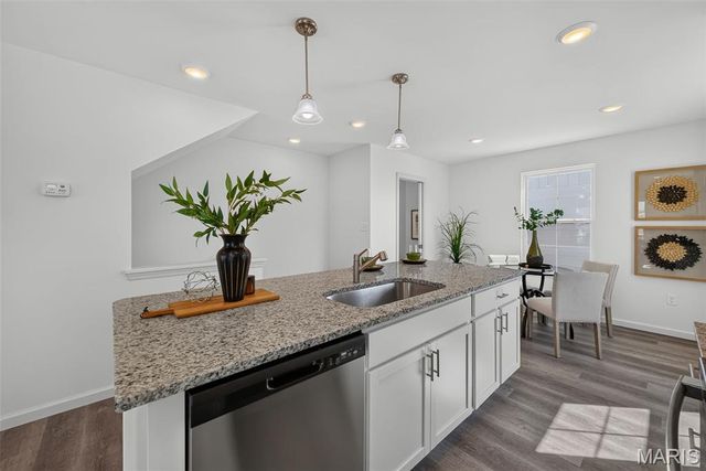 192 Canal Cottage Alley, St Charles, MO 63301