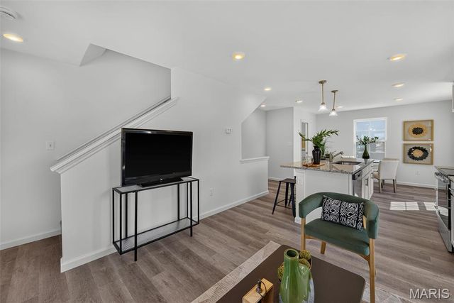192 Canal Cottage Alley, St Charles, MO 63301